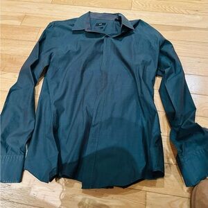 Bundle of 2 Alfani Men's  Blue  Shirt size medium Boss green dress shirt size L